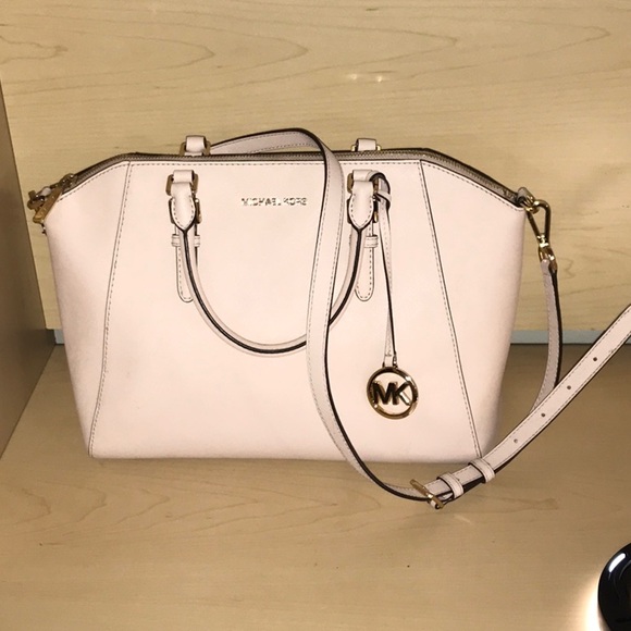 Pink MK Winner - Picture 1 of 1